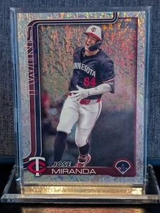 2025 Topps Series 1 - Jose Miranda #310 Sand Glitter Twins - Picture 1 of 2