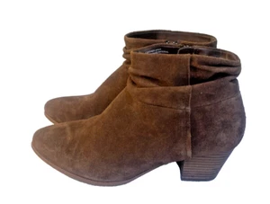 Violet & Red Ankle Boots Carolina Sz 8.5 M Suede Leather Zip Block 2" Heel Brown - Picture 1 of 10