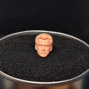 Cabeza esculpida de agente Pierce Brosnan tallada para cuerpo de figura de acción masculina de 3,75" 1:18 - Imagen 1 de 6