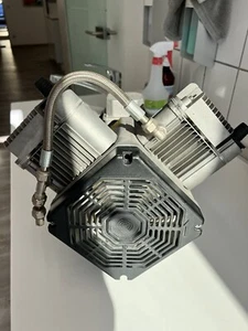 Dental Kompressor CATTANI Compressor 2-Zylinder Ersatzteil 400V Motor - Bild 1 von 5