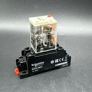 New Schneider RXZE1M2C 8pin Relay - Picture 1 of 6