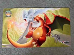 Tappetino da gioco Pokemon Reshiram e Charizard Campionati regionali ufficiali 2019 - Foto 1 di 2