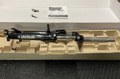 SR Suntour XCM Suspension Fork 26 , 1 1/8 , 210mm Threaded Steerer, 100mm Travel - Image 1 of 4