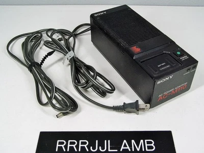 Adaptador de CA y cargador de batería Sony AC-M110 para videocámara de películas BMC-200/Más Beta Foto 1 de 3