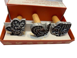 Williams Sonoma Heirloom Autumn Piecrust Cutters Turkey Pumpkin Leaf  2014 - Picture 1 of 4