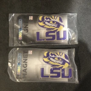 (2) Lote de imanes acrílicos LSU Tigers color choque nuevo en paquete - Hecho en EE. UU. - Imagen 1 de 4