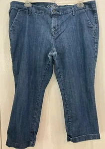 Old Navy Ultra Blue Womens Capri Jeans Size18R Blue Zip Fly Button Close 130 - Picture 1 of 8