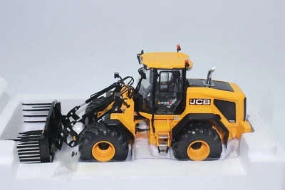 At 3200180 Jcb Agri 435 S Wheel Loader With Fork 1:3 2 Charger New IN Boxed - Image 1 of 4