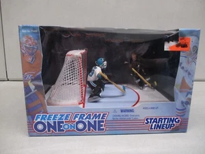 1998 Starting Lineup Freeze Frame One on One Mike Modano & Mike Vernon - Picture 1 of 2