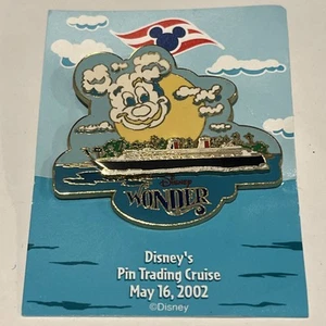 Disney Pin Trading Pin Mickey Mouse Cruise 2002 New on Card MINT v20 - Picture 1 of 3