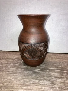 Vtg SIX NATIONS RESERVE Kanyengeh Mohawk Pottery Vase Canadian Etched Mini Vase - Picture 1 of 5