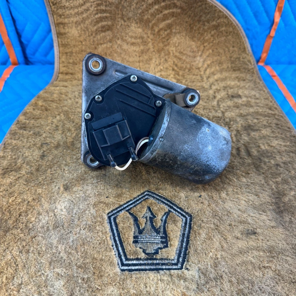 Motor limpiaparabrisas delantero Chrysler TC MASERATI 46 K 1989-1991 B4334147 OEM Foto 1 de 4