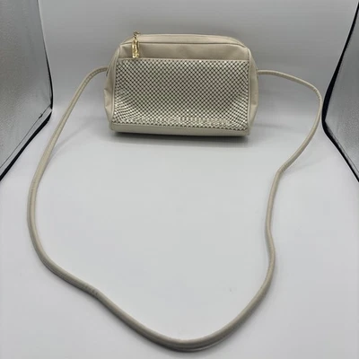 Cartera de mano vintage de malla metálica con cadena crema Whiting And Davis Foto 1 de 4