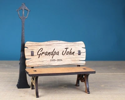 Estatuilla de banco y linterna de madera personalizada grabada estatua conmemorativa Foto 1 de 4