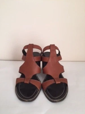 Sandalias de tacón alto Donald J. Pliner para mujer de cuero marrón con correa para el tobillo talla 9M Foto 1 de 3