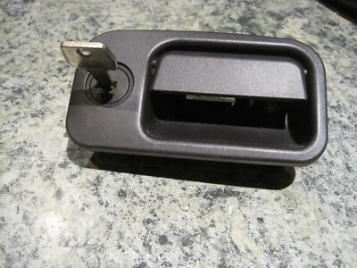 Lincoln LS 2004 pestillo de guantera OEM negro con llave Foto 1 de 2