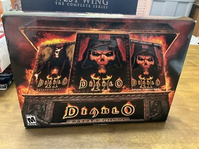 Diablo 2 Battle Chest (PC, 2001) 4 Disc set Strategy Guide & Expansion set - Image 1 of 4