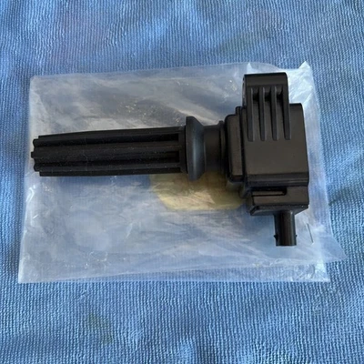 Ford Focus, Land Rover LR2, LINCOLN 2.0L 2.3L Engines CM5Z-12029-K Ignition Coil - Image 1 of 4