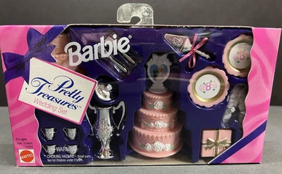 Barbie - Pretty Treasures - JUEGO DE BODA - Pastel, Plato, Servilletas, Etc. NRFB Foto 1 de 2