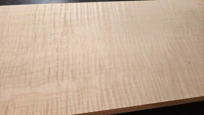 Billete de llama de violín de arce #1029 L.23 y 3/4" W. 7 y 1/2" T. 2 y 1/2" Foto 1 de 4