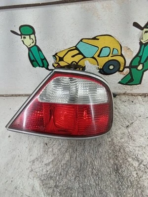 Lanterna traseira Jaguar XJ8 1998, lateral do passageiro (RR) FABRICANTE DE EQUIPAMENTO ORIGINAL  - Imagem 1 de 2
