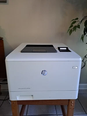 Impresora láser HP Color LaserJet Pro M452dn, funciona, 25K páginas Foto 1 de 4
