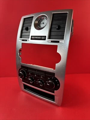 ⭐️2005-2007 Chrysler 300 Heater AC Air Temperature Control Unit with Clock OEM - Image 1 of 4