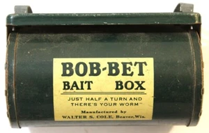 Vtg BOB-BET BAIT BOX Metal Belt Worm Holder WALTER S. COLE Beaver Dam WI - Picture 1 of 3