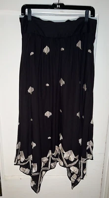 Floreat Anthropologie Falda Asimétrica Bordada Insignia Negra Talla 8. d333 Foto 1 de 4