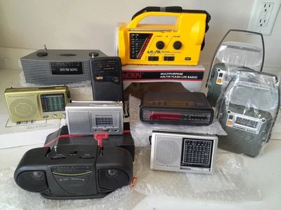 Large 10 Pc NEW IN BOX Multi Band Radios FM SW MW Siren Flashlight Alarm Radios - Image 1 of 4