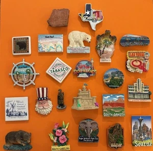 Souvenir fridge magnet - America - Foto 1 di 47