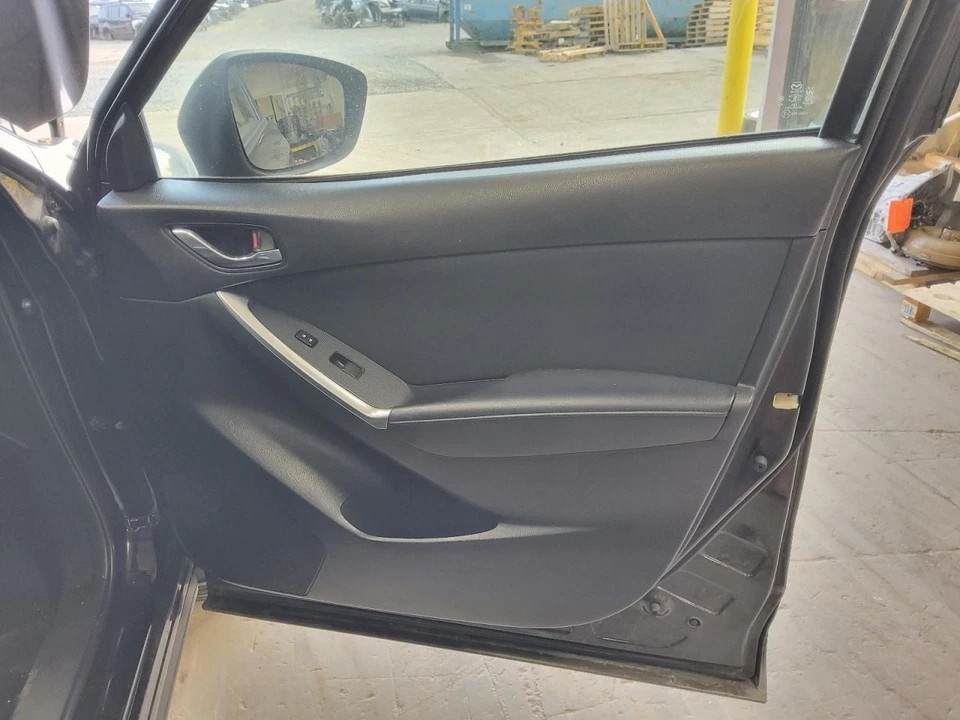 Mazda CX-5      2014 Front Door Trim Panel 468423 Foto 1 de 1