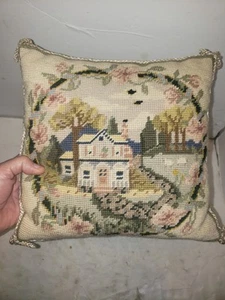 Vtg 11" Wool Needlepoint Pillow Cover  Charming Country Cottage Floral Wreath  - Picture 1 of 7