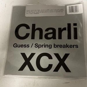Charli XCX- Guess / Spring Breakers 7 Inch Single UO Singles Day FREE SHIPPING - Imagen 1 de 2