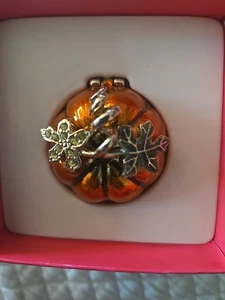 Vintage Monet orange Kürbis Schmuckschatulle Sammlerstück aufklappbar - Bild 1 von 6
