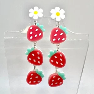 Strawberry Earrings - Fruit Earrings - Summer Earrings - Spring Accessories - Picture 1 of 8