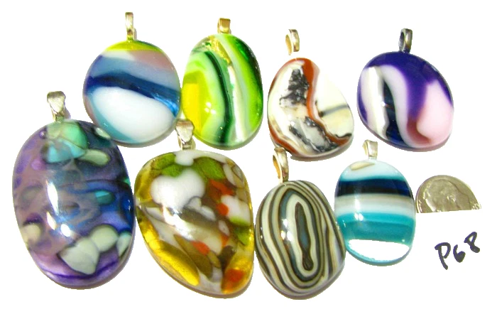 Juego de 8 colgantes de vidrio fundido hechos a mano artesanalmente COLOR MEZCLADO WYSIWYG P68 Foto 1 de 1