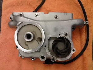 Honda Goldwing GL1100 Transmission Cover Water Pump - Bild 1 von 1