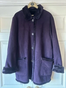 Ladies Lovely Purple Faux Sheepskin Coat Jacket Size 20-22 - Picture 1 of 5