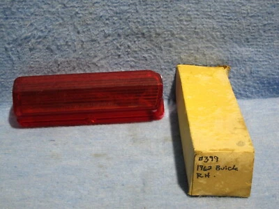 Lámpara trasera derecha Buick LeSabre Invicta 1962 lente NORS Foto 1 de 4