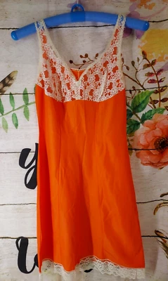 Vestido Vintage Completo Sin Mangas Talla 40 Rosa Coral Naranja Borde Ancho de Encaje Costuras de Princesa Foto 1 de 4