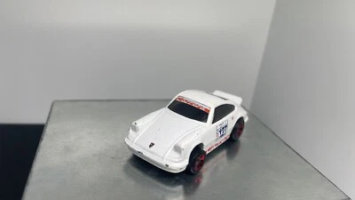 Hot Wheels Porsche 911 Carrera 2003 Final Run White - Image 1 of 4