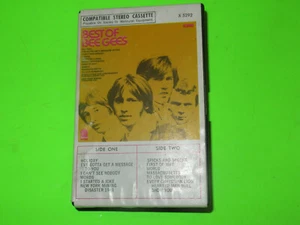 BEE GEES BEST OF CASSETTE TAPE RARE SNAP CASE CLAMSHELL AMPEX - Imagen 1 de 3