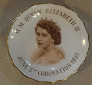 H.M. QUEEN ELIZABETH II CORONATION TUSCAN BONE CHINA ENGLAND 4" TRINKET DISH - Picture 1 of 6
