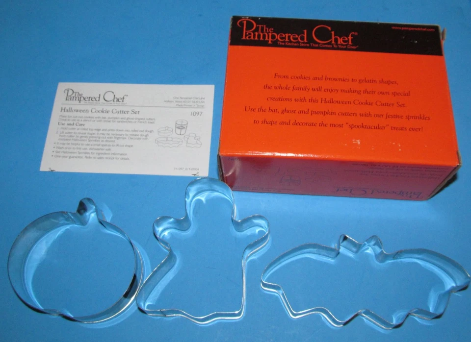 NUEVO Juego de Caja Mimado Chef Halloween 3 Cortadores de Galletas Murciélago, Fantasma, Calabaza ~ #1097 Foto 1 de 1