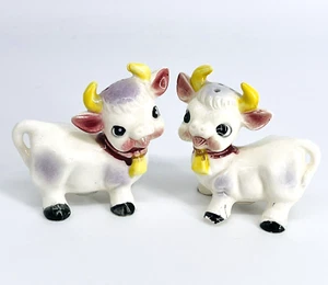 VINTAGE JAPAN BABY BULL COW W.BELL PORCELAIN SALT & PEPPER SHAKER-KITSCH-ANIMALS - Picture 1 of 9