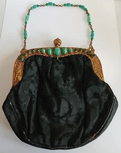 ANTIQUE BRASS CZECH PURSE FRAME WITH LION MOTIF AND GREEN GLASS CABOCHONS - Imagen 1 de 8
