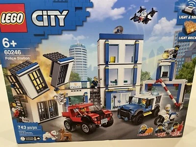Lego 60246 Estación de Policía de la Ciudad 743 piezas RETIRADO Foto 1 de 2