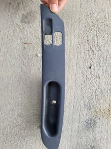 95 96 97 98 99 Mitsubishi Eclipse Eagle Talon 2G Passenger Side Window Trim - Picture 1 of 4