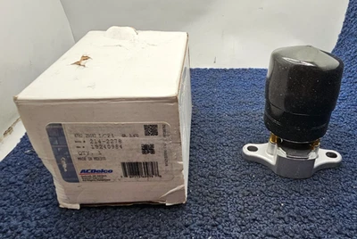 ACDelco 214-2278 19240984: EGR Valve For 95-00 Chevrolet C2500 C3500 K2500 K3500 - Image 1 of 4